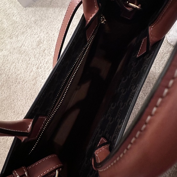 SMALL CABAS VERTICAL IN TRIOMPHE CANVAS AND CALFSKIN - Picture 4 of 10